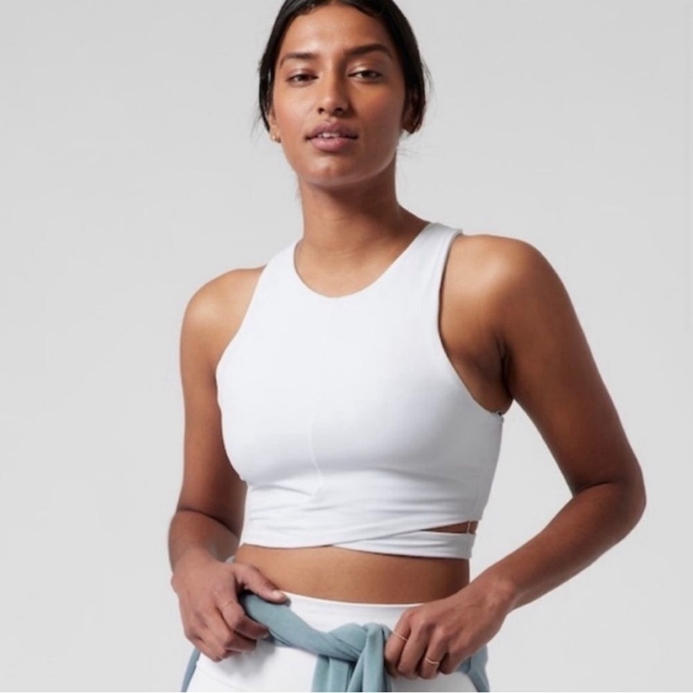 NWT Athleta Conscious Cut Out Crop D-DD Size XS